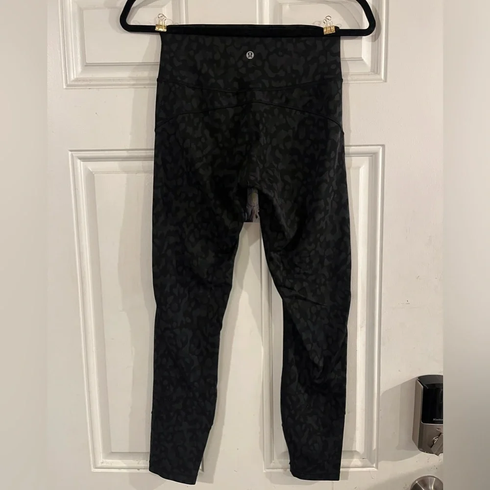 Lululemon Size 6 Camo Leggings - Picture 1 of 5